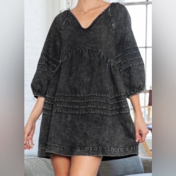 Mustard Seed Black Dark Wash V Neck Denim Midi Dress with Pockets - S - Picture 1 of 11